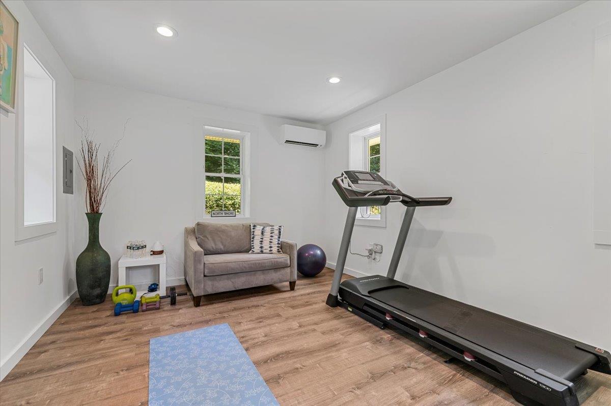 Huntington Bay, New York 11743, United States, 4 Bedrooms Bedrooms, ,3 BathroomsBathrooms,Residential,Active,182617