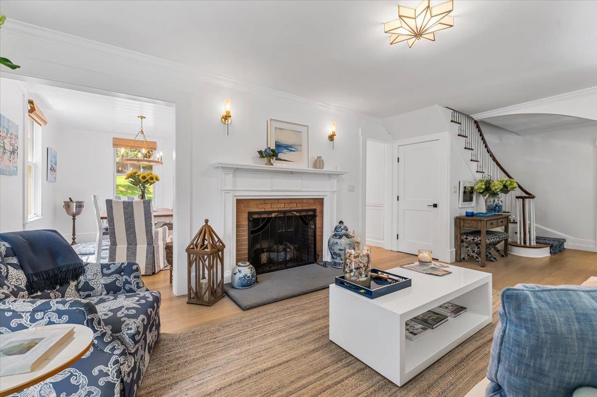 Huntington Bay, New York 11743, United States, 4 Bedrooms Bedrooms, ,3 BathroomsBathrooms,Residential,Active,182617