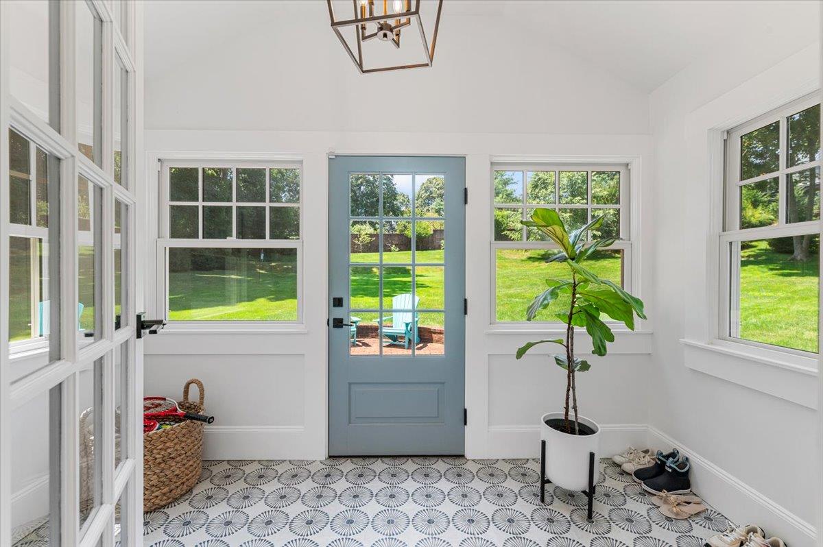 Huntington Bay, New York 11743, United States, 4 Bedrooms Bedrooms, ,3 BathroomsBathrooms,Residential,Active,182617