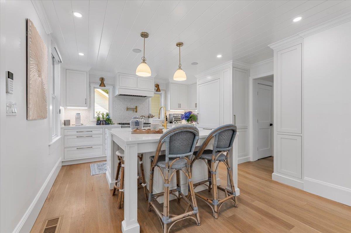 Huntington Bay, New York 11743, United States, 4 Bedrooms Bedrooms, ,3 BathroomsBathrooms,Residential,Active,182617