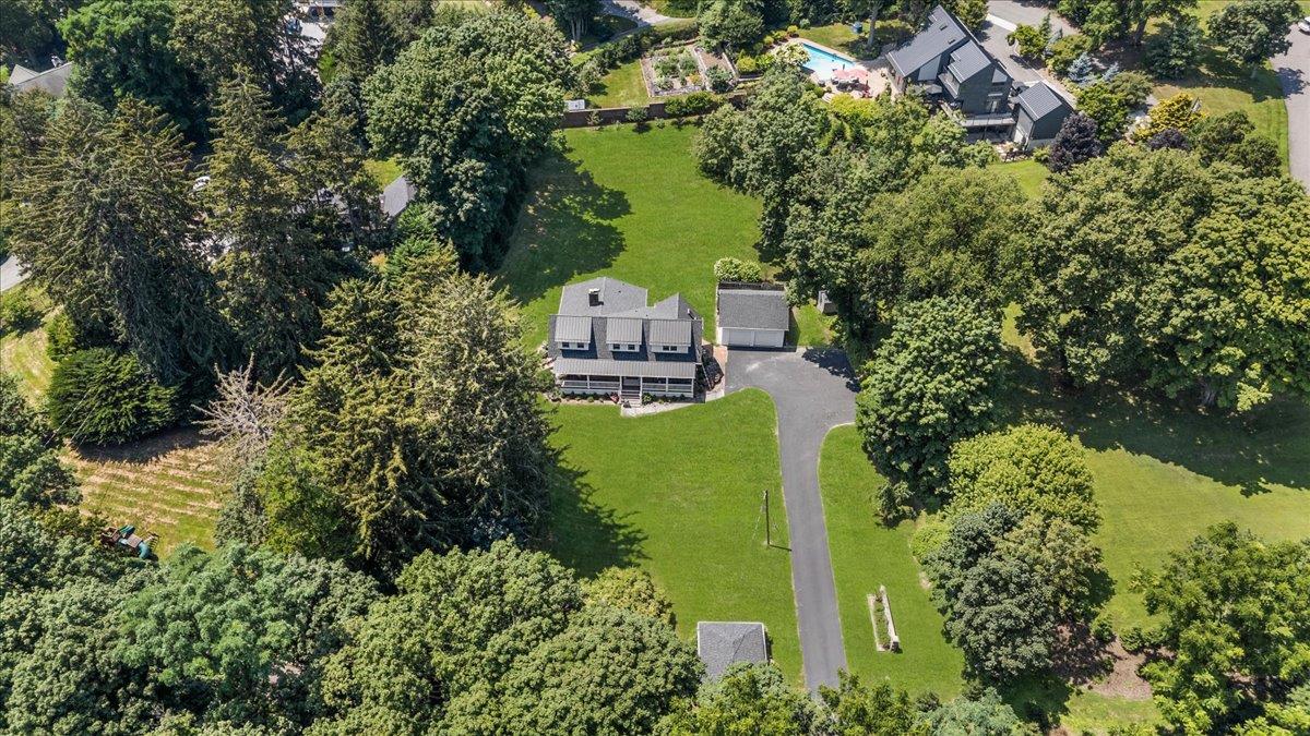 Huntington Bay, New York 11743, United States, 4 Bedrooms Bedrooms, ,3 BathroomsBathrooms,Residential,Active,182617