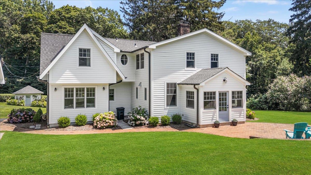 Huntington Bay, New York 11743, United States, 4 Bedrooms Bedrooms, ,3 BathroomsBathrooms,Residential,Active,182617