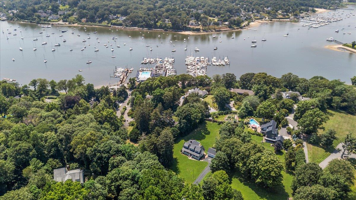 Huntington Bay, New York 11743, United States, 4 Bedrooms Bedrooms, ,3 BathroomsBathrooms,Residential,Active,182617