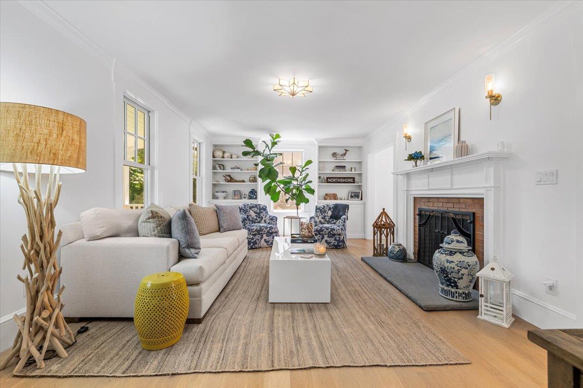 Huntington Bay, New York 11743, United States, 4 Bedrooms Bedrooms, ,3 BathroomsBathrooms,Residential,Active,182617