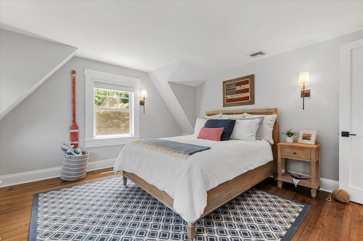 Huntington Bay, New York 11743, United States, 4 Bedrooms Bedrooms, ,3 BathroomsBathrooms,Residential,Active,182617