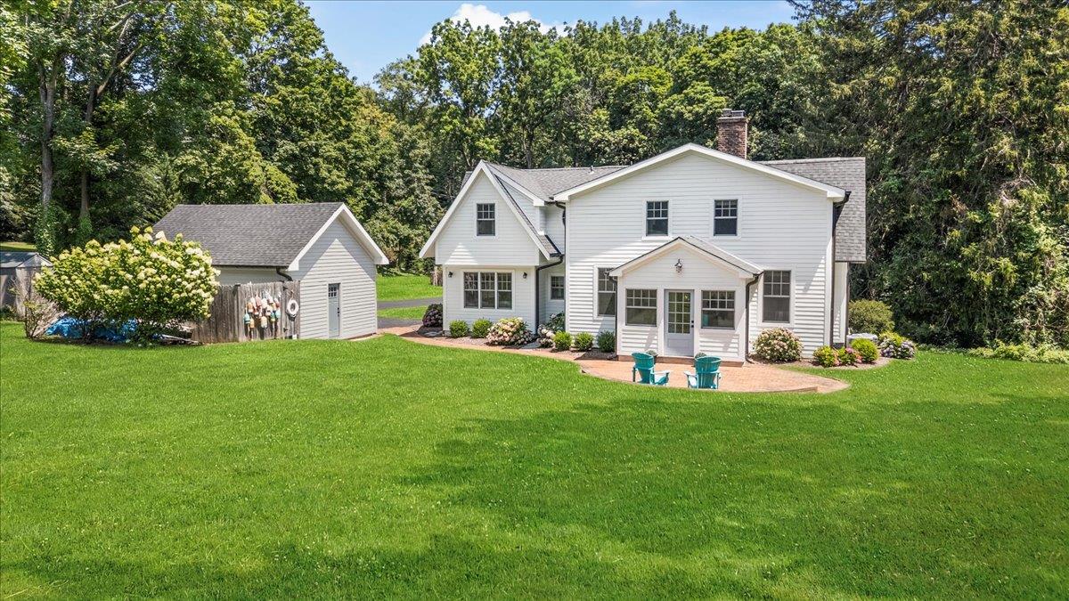 Huntington Bay, New York 11743, United States, 4 Bedrooms Bedrooms, ,3 BathroomsBathrooms,Residential,Active,182617