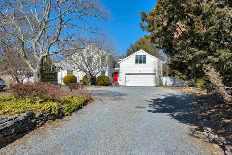 Homes For Rent - 94 S Country Road<br/> Remsenburg, NY 11960