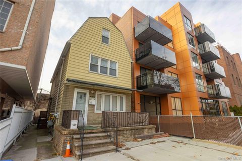 43-18 214 Place, Bayside, NY 11361 - MLS#: 938510