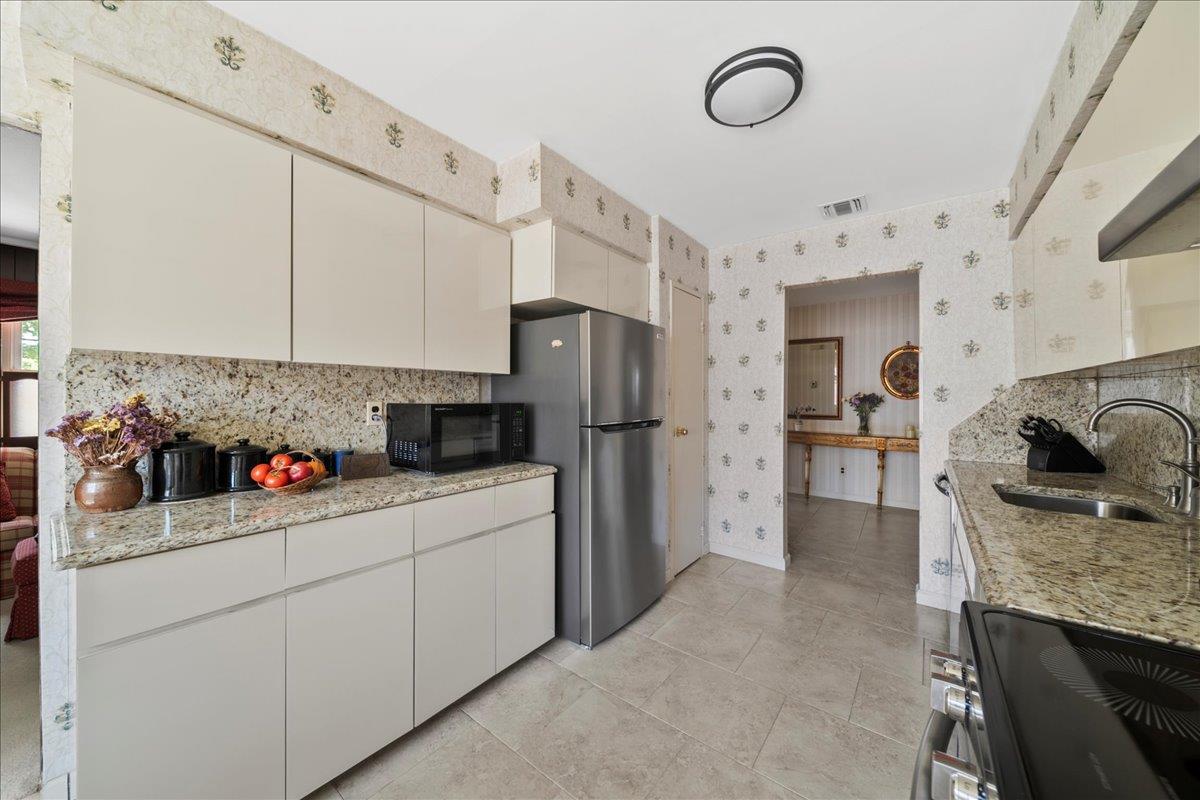 36 Norman Drive, Bohemia, New York image 17
