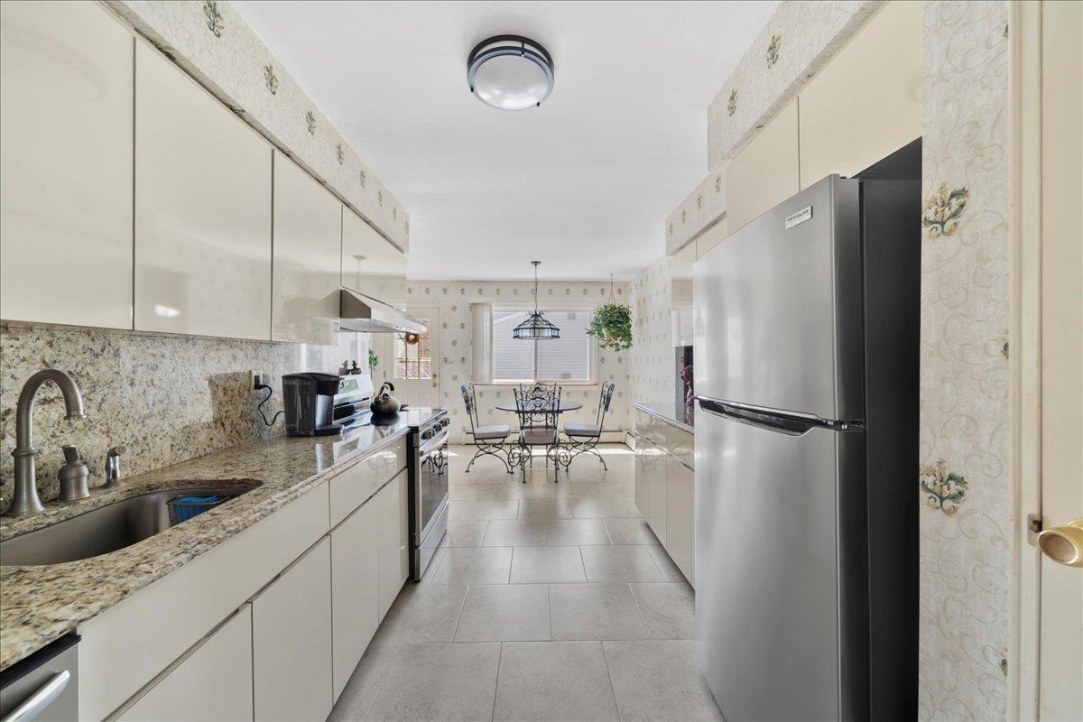 36 Norman Drive, Bohemia, New York image 19