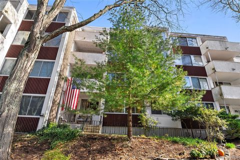 Condo For Sale - 1005 Colony Drive<br/> Hartsdale, NY 10530