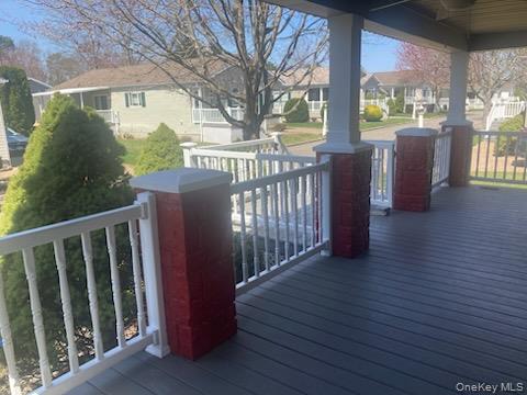 1661 Old Country Road 516