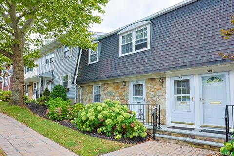 Homes For Sale - 10 Harbour Lane #5A<br/> Oyster Bay, NY 11771