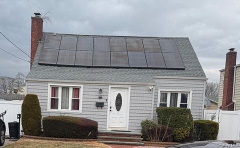 Photo of 22 Francine Drive N, Massapequa, NY 11758 (MLS # 952462)