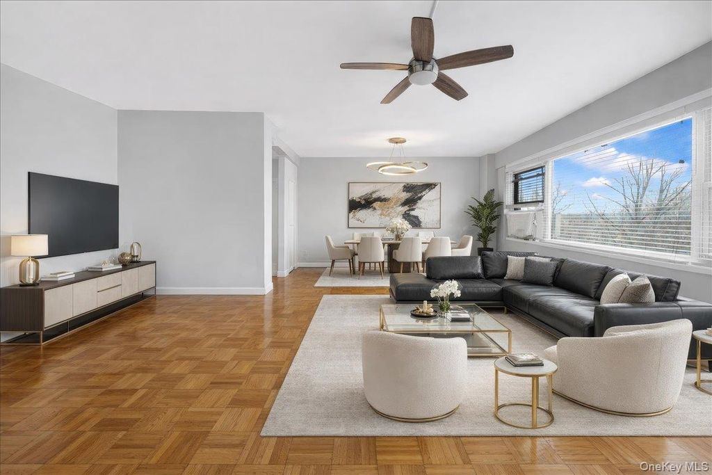 Photo of 6 Fordham Hill Oval #6A, Bronx, NY 10468 (MLS # 974957)