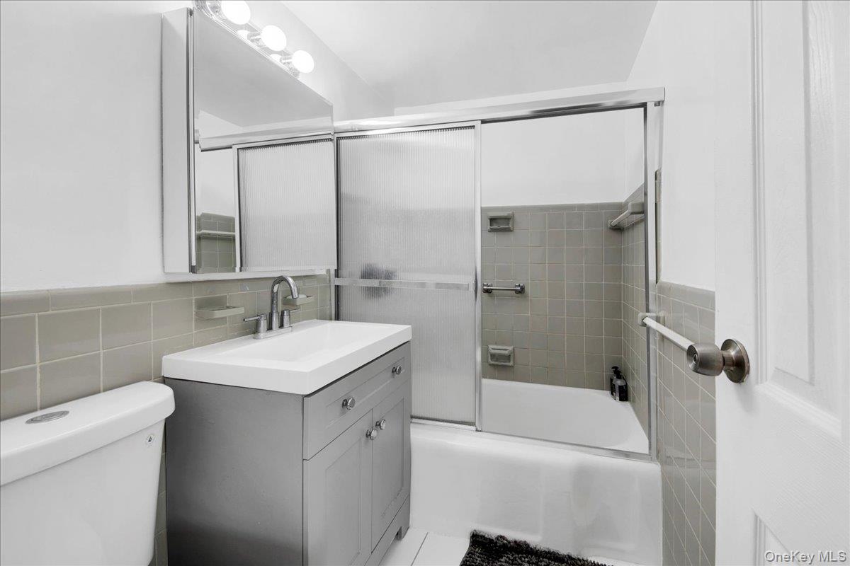 6 Fordham Hill Oval 6A