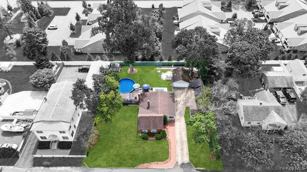Photo of 940 Union Street, Bohemia, NY 11716 (MLS # 922804)