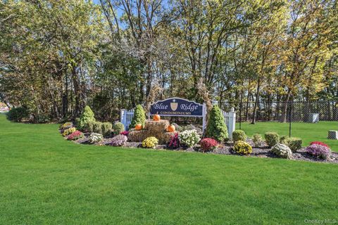 Photo of 634 W End Drive, Medford, NY 11763 (MLS # 924847)