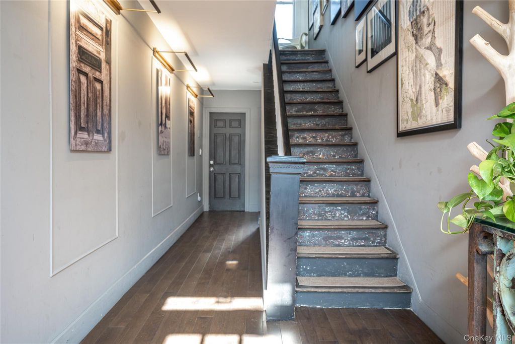 Photo of 314 Warren Street, Hudson, NY 12534 (MLS # 960853)