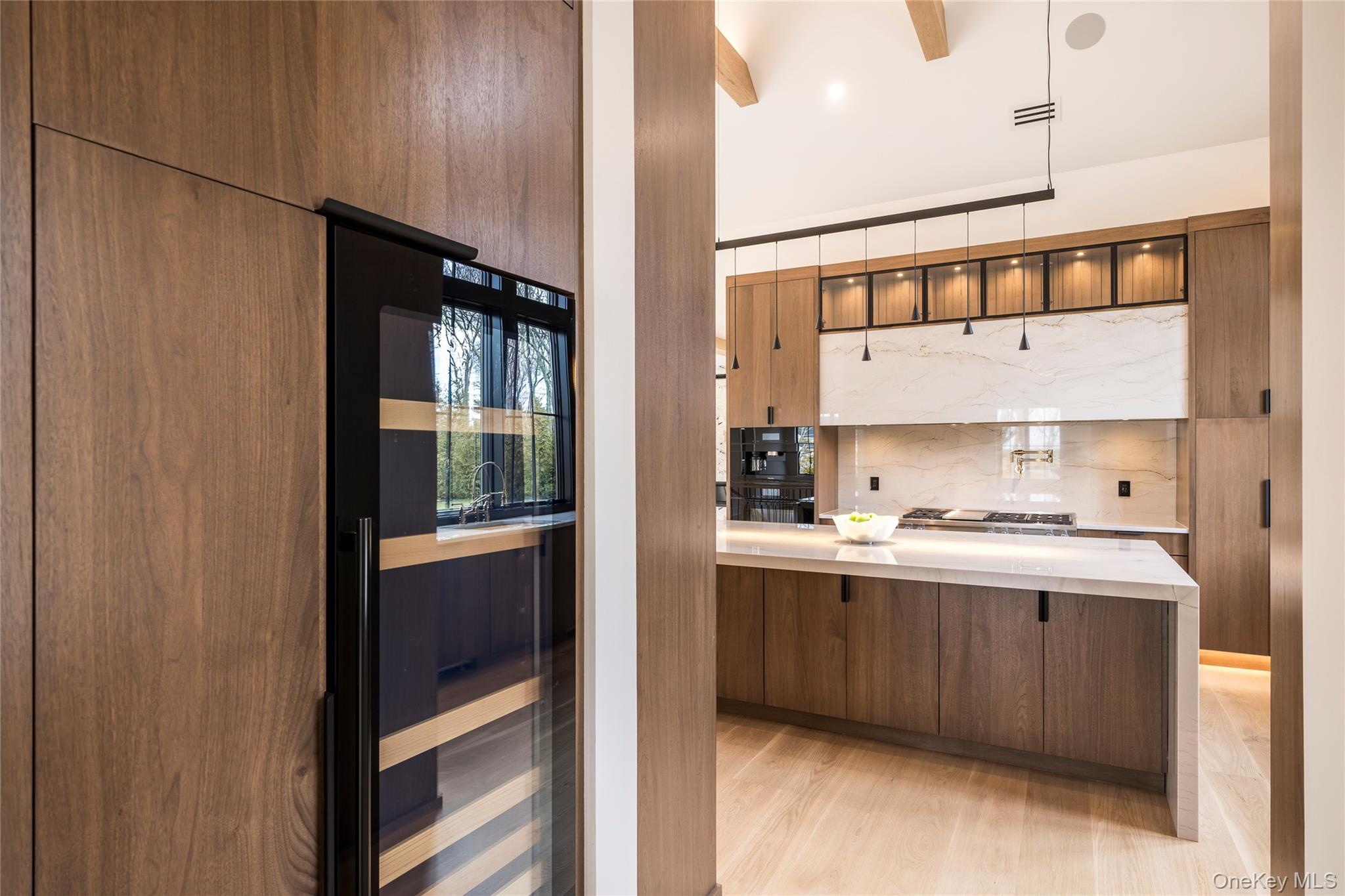 512 Edge of Woods Road