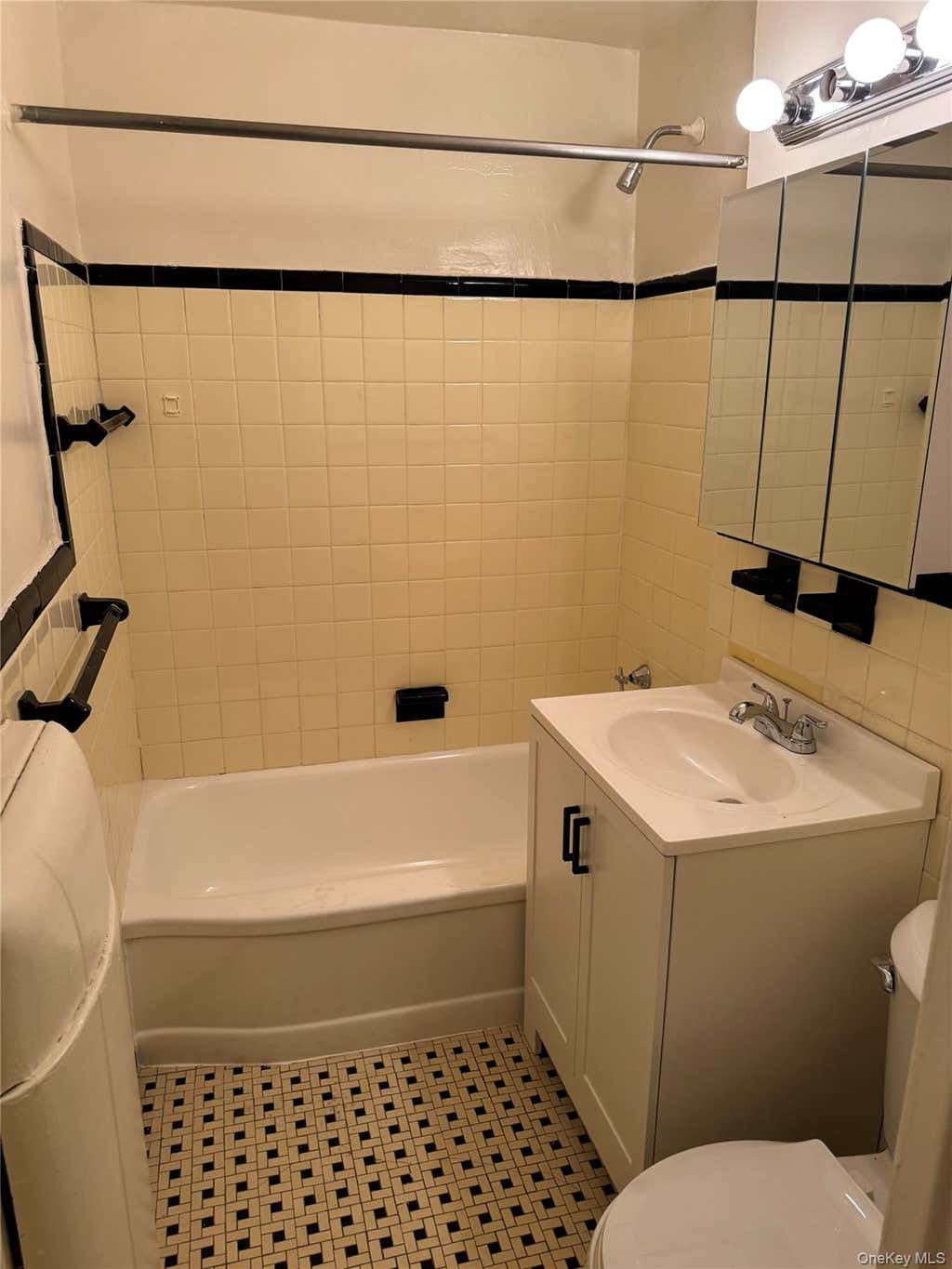 Photo of 9834 63rd Drive #2J, Rego Park, NY 11374 (MLS # 1019963)