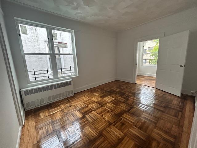 Cruger Avenue 3, Bronx, New York - 4 Bedrooms  
1 Bathrooms  
6 Rooms - 