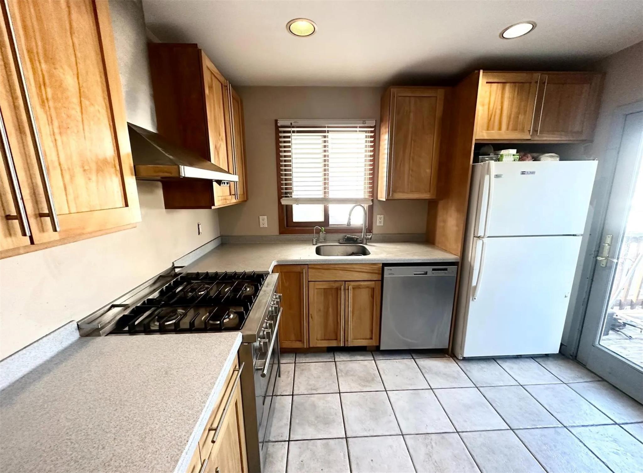 30 Delaware Avenue, Long Beach, New York image 9