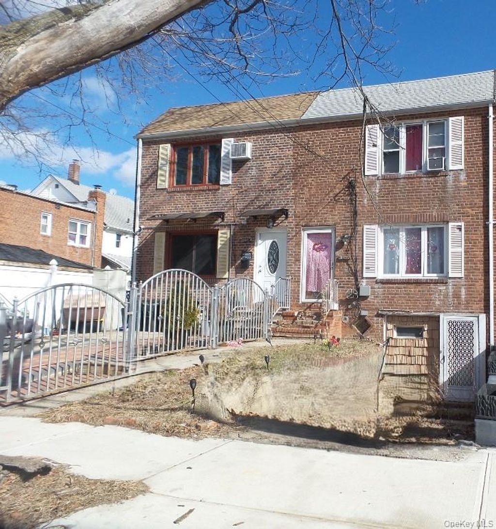 Photo of 118-11 198th Street, Saint Albans, NY 11412 (MLS # 963328)