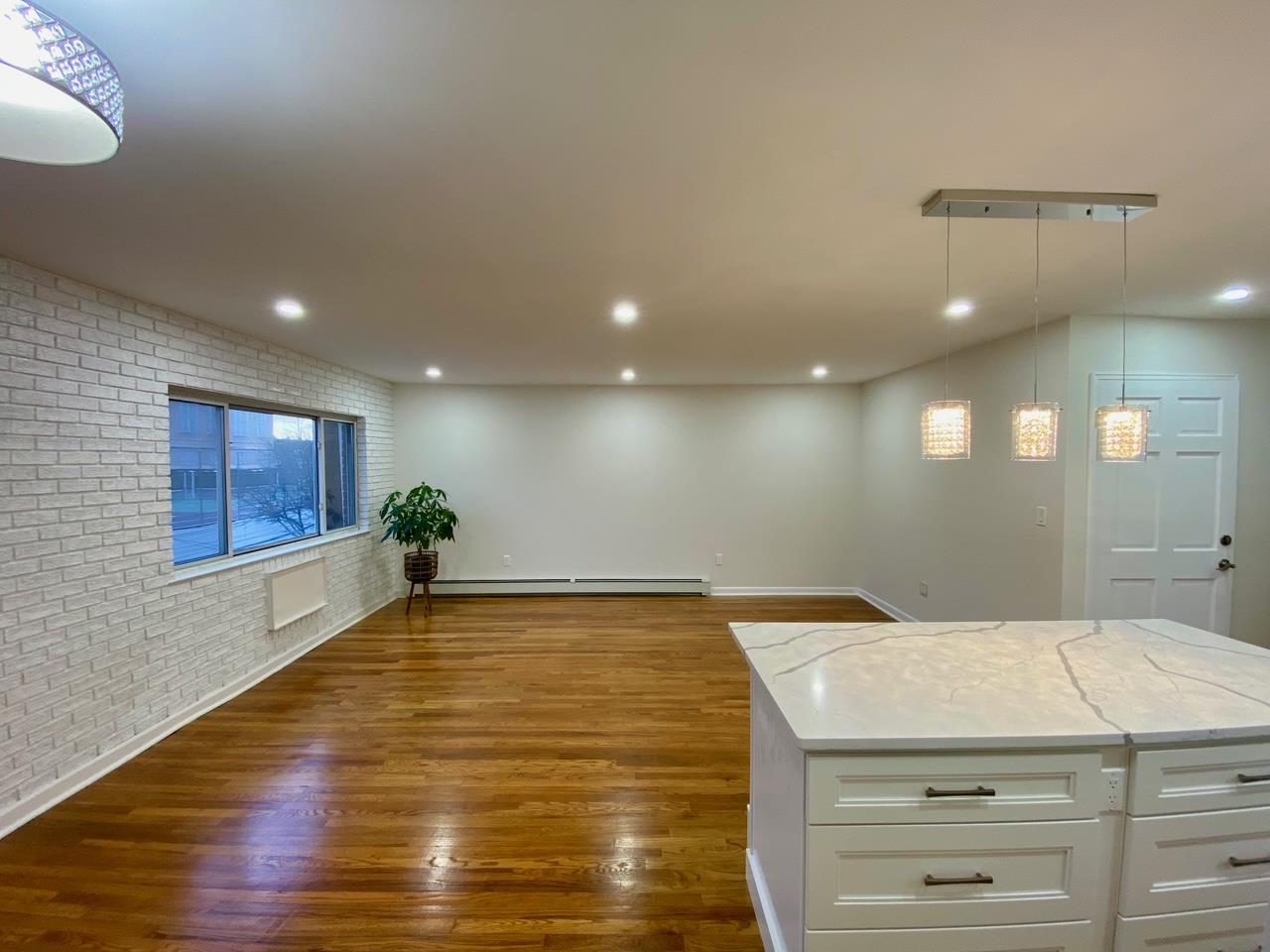 Amory Court, Ridgewood, Queens, NY - 3 Bedrooms  
1 Bathrooms  
6 Rooms - 