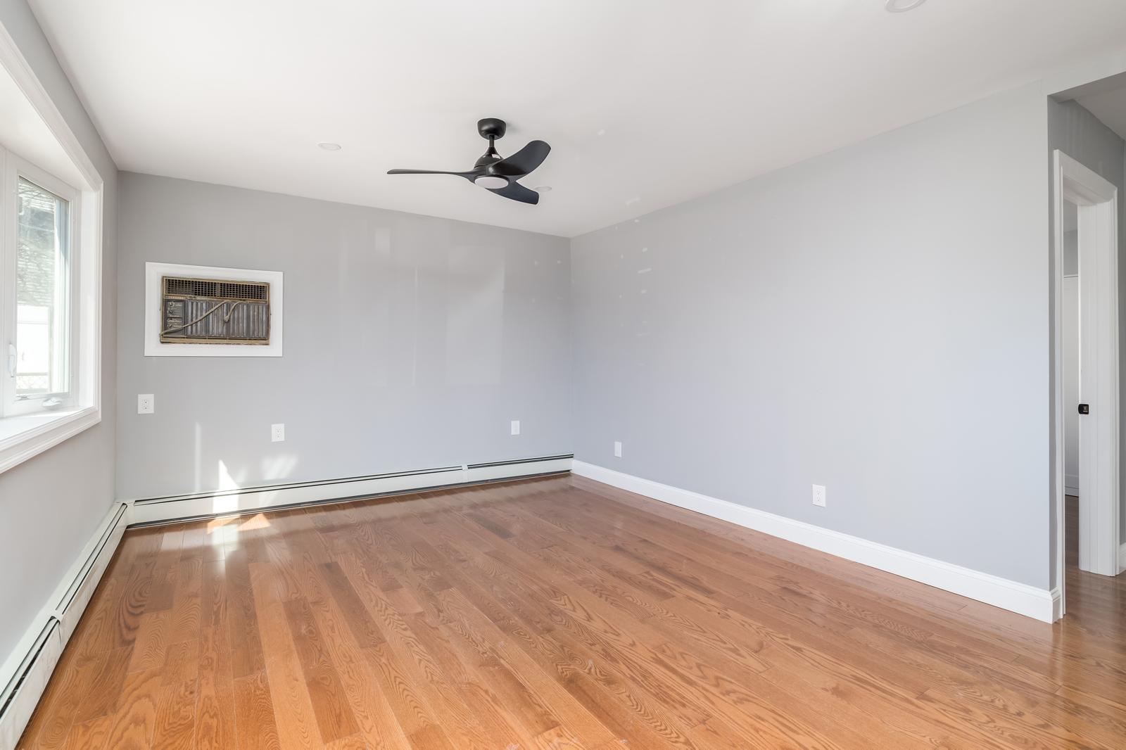13 Curve Lane, Levittown, New York image 7