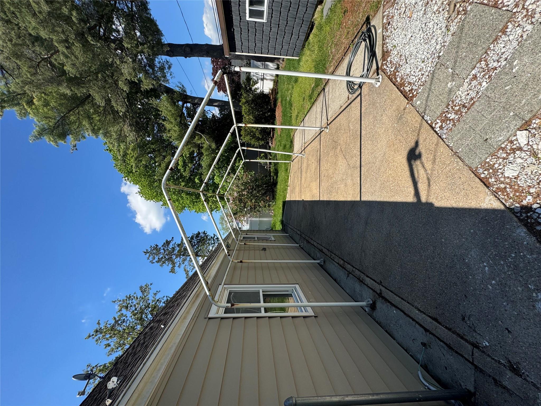 13 Curve Lane, Levittown, New York image 32