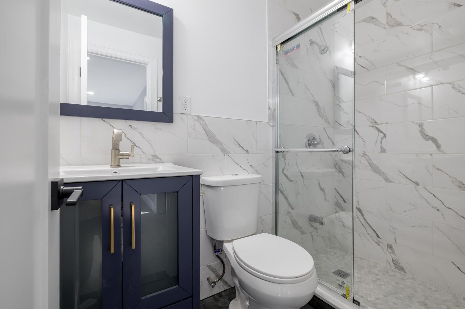 13 Curve Lane, Levittown, New York image 25