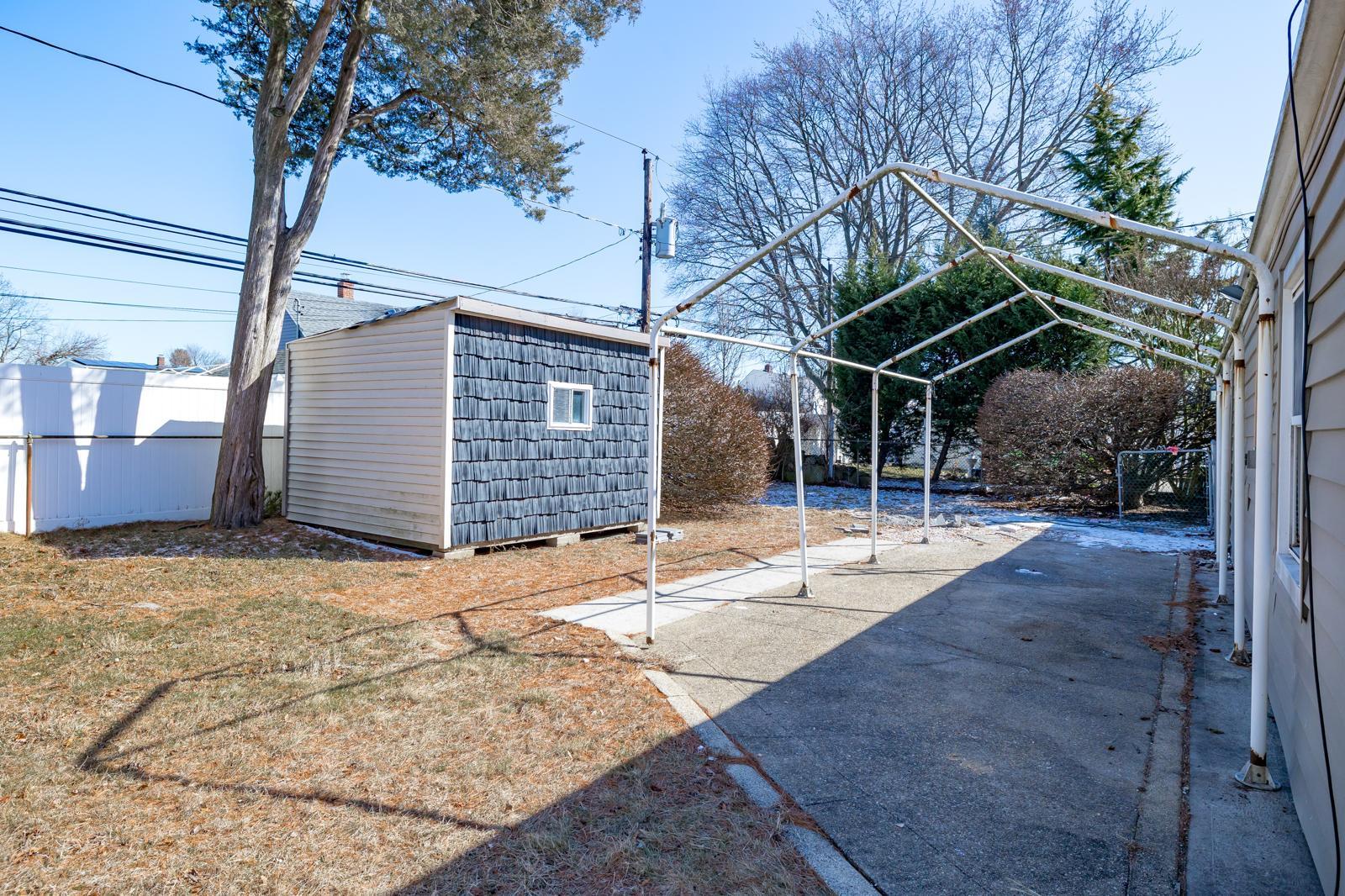 13 Curve Lane, Levittown, New York image 29
