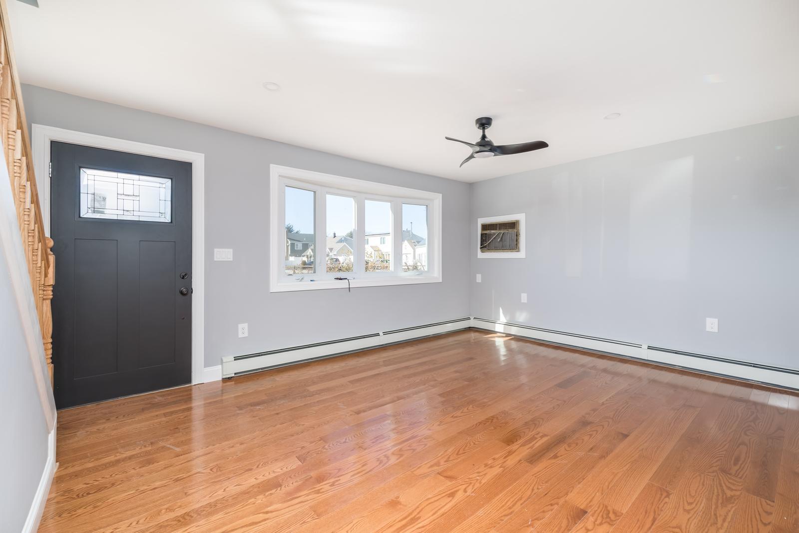 13 Curve Lane, Levittown, New York image 6