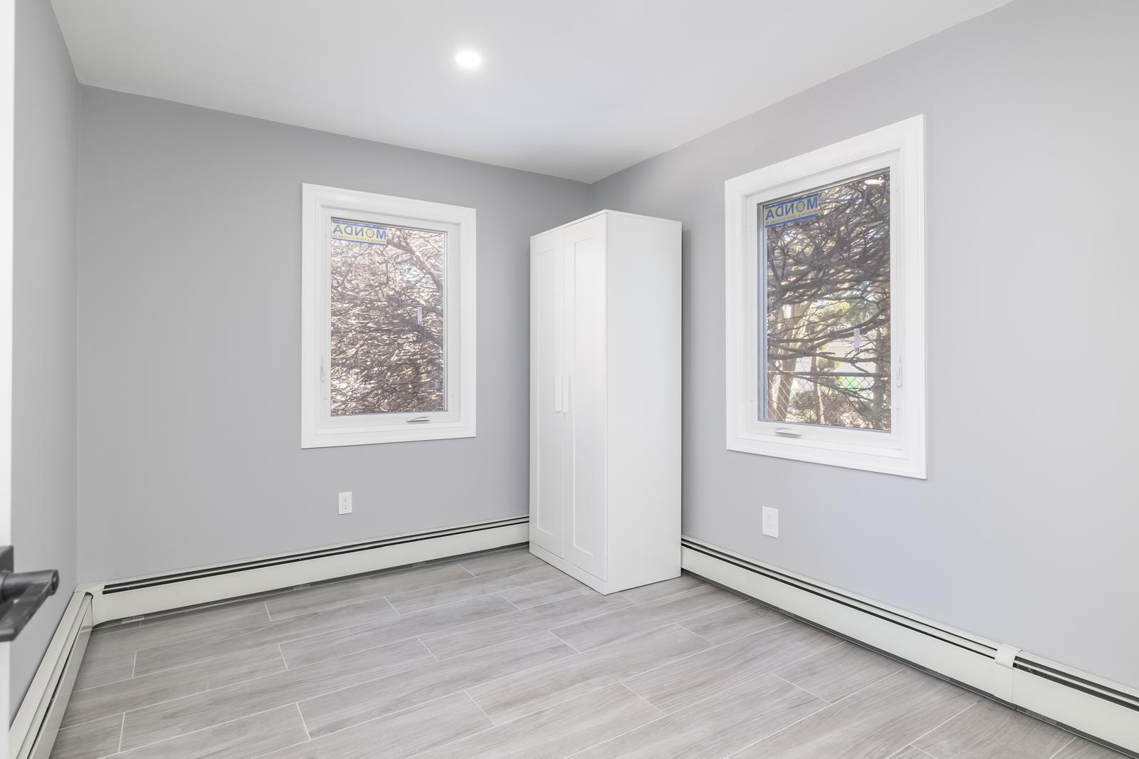 13 Curve Lane, Levittown, New York image 23