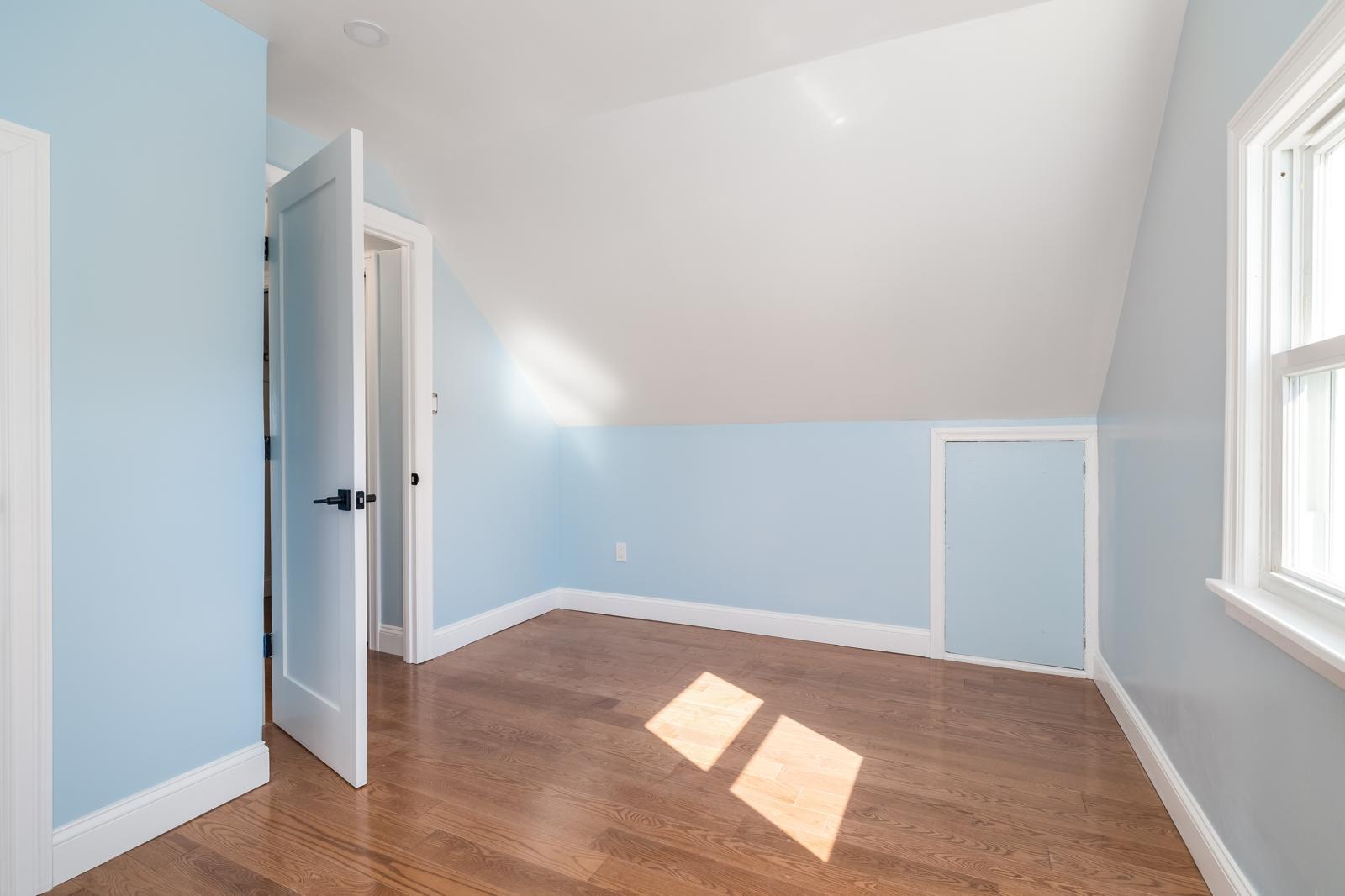 13 Curve Lane, Levittown, New York image 16