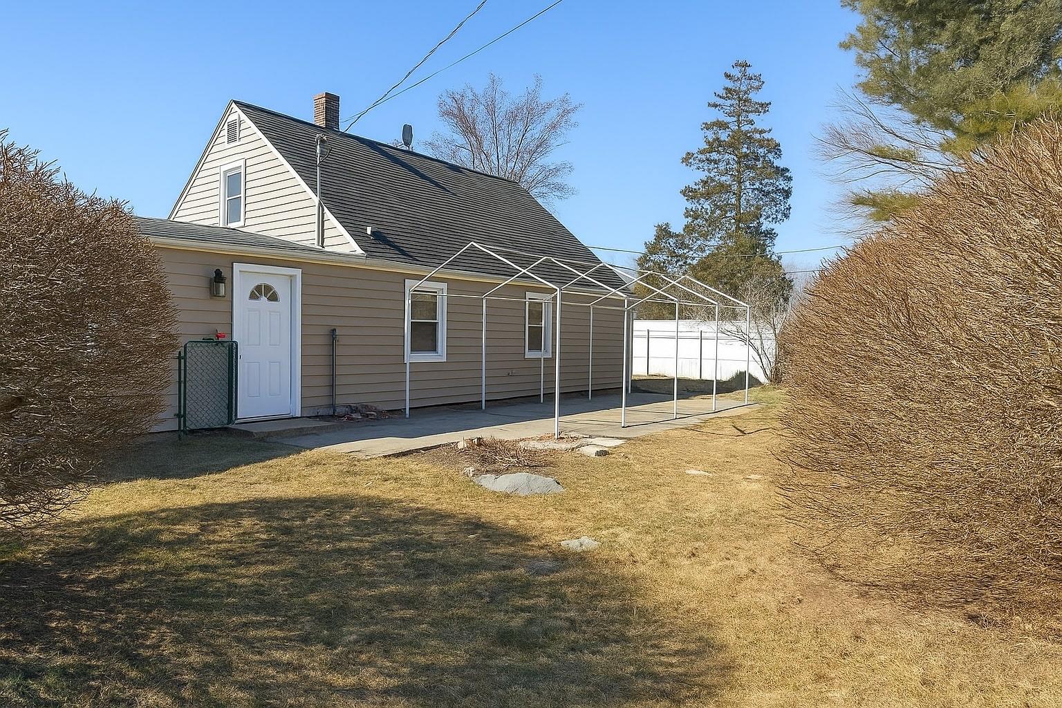 13 Curve Lane, Levittown, New York image 30