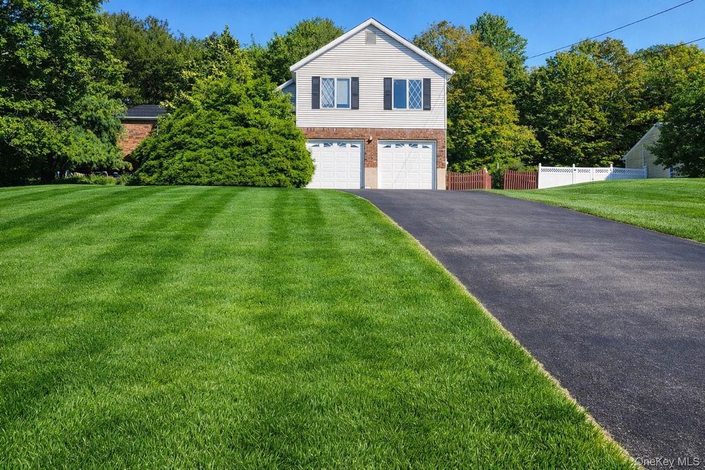 Photo of 35 Depalma Drive, Highland Mills, NY 10930 (MLS # 987346)