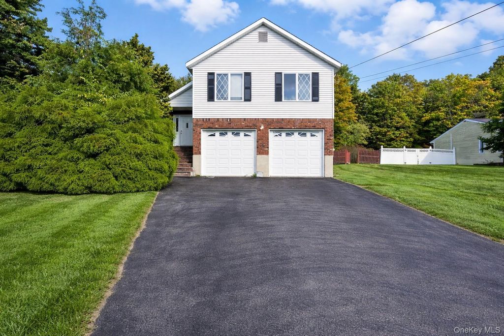 Photo of 35 Depalma Drive, Highland Mills, NY 10930 (MLS # 987346)