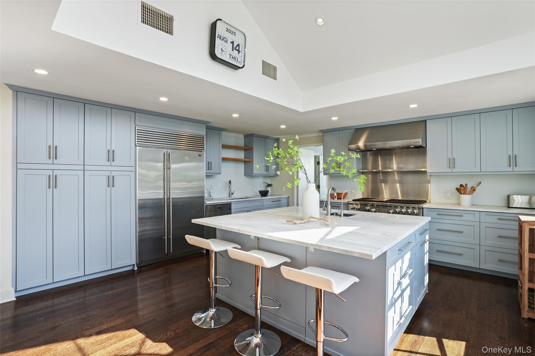 6 Pine Island Road