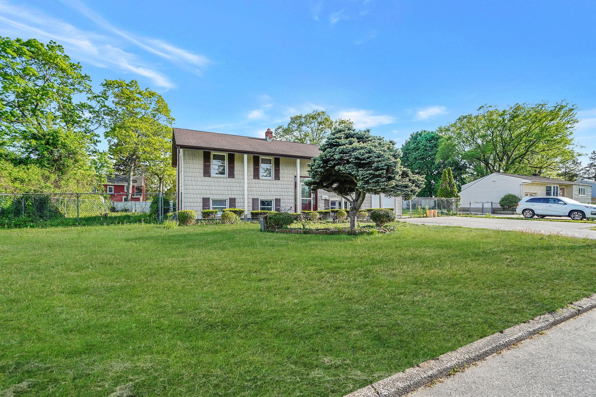 136 Tabor Street, Brentwood, New York image 4