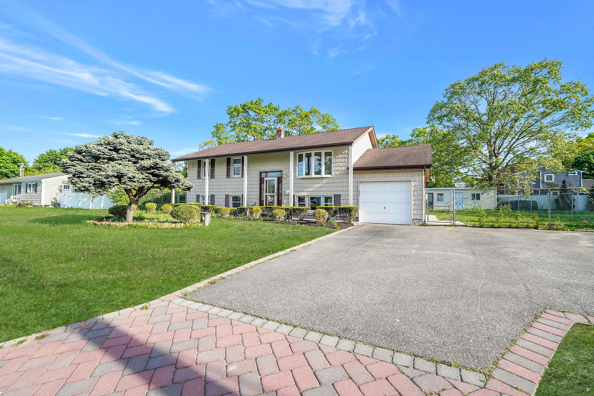 136 Tabor Street, Brentwood, New York image 3