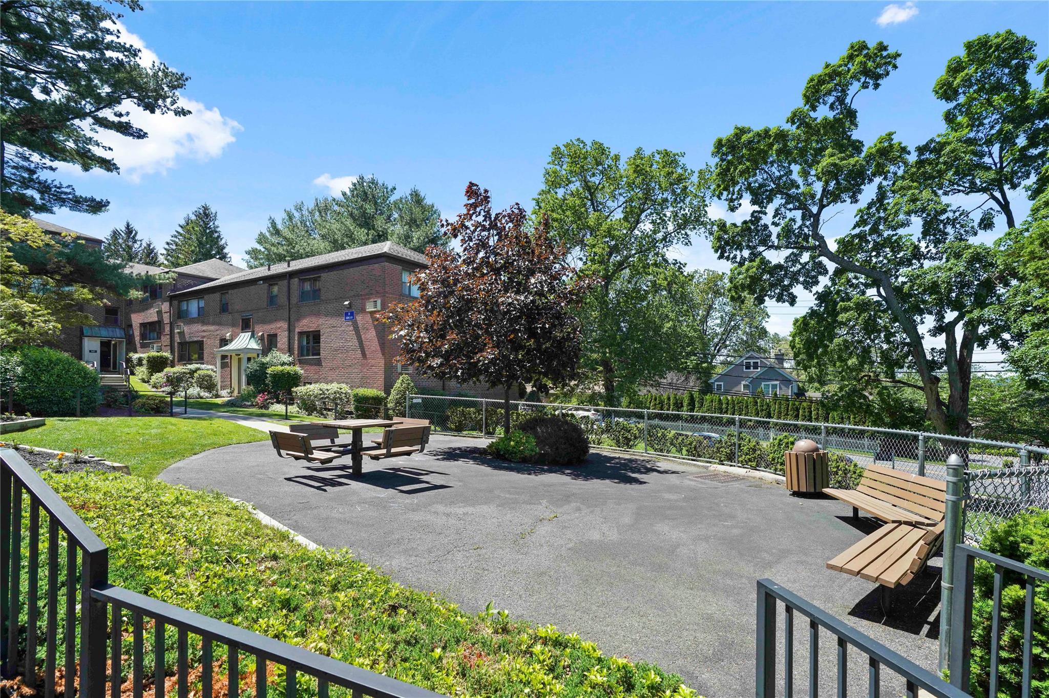 127 Beacon Hill Drive #F -13, Dobbs Ferry, New York image 24