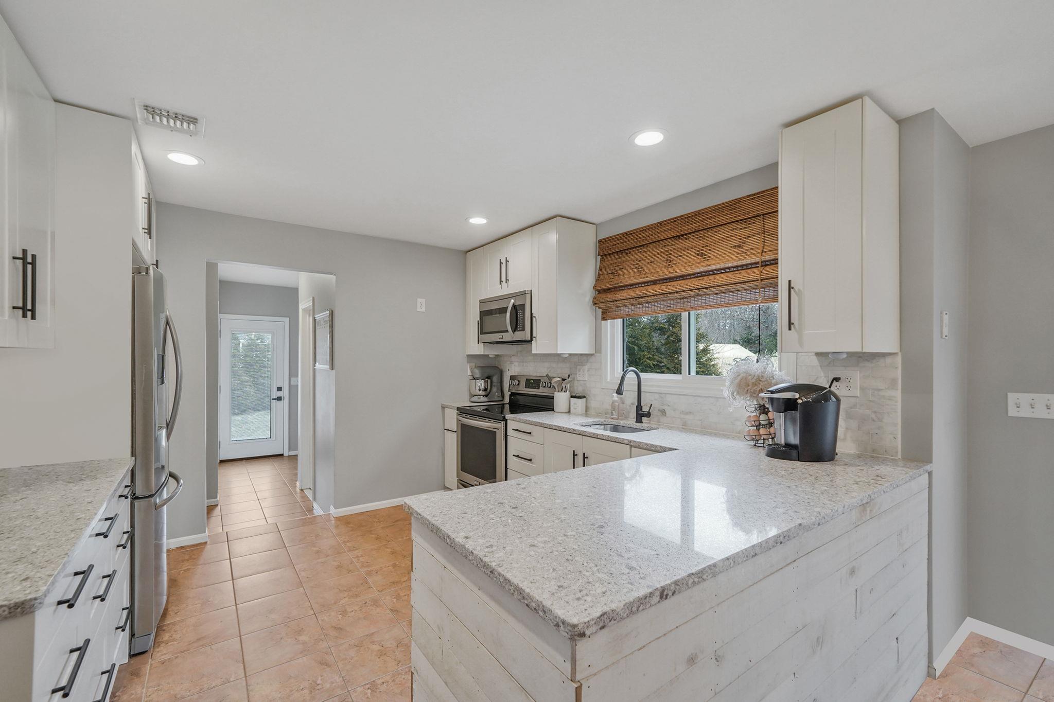 23 Williamsburg Way, Yaphank, New York image 15