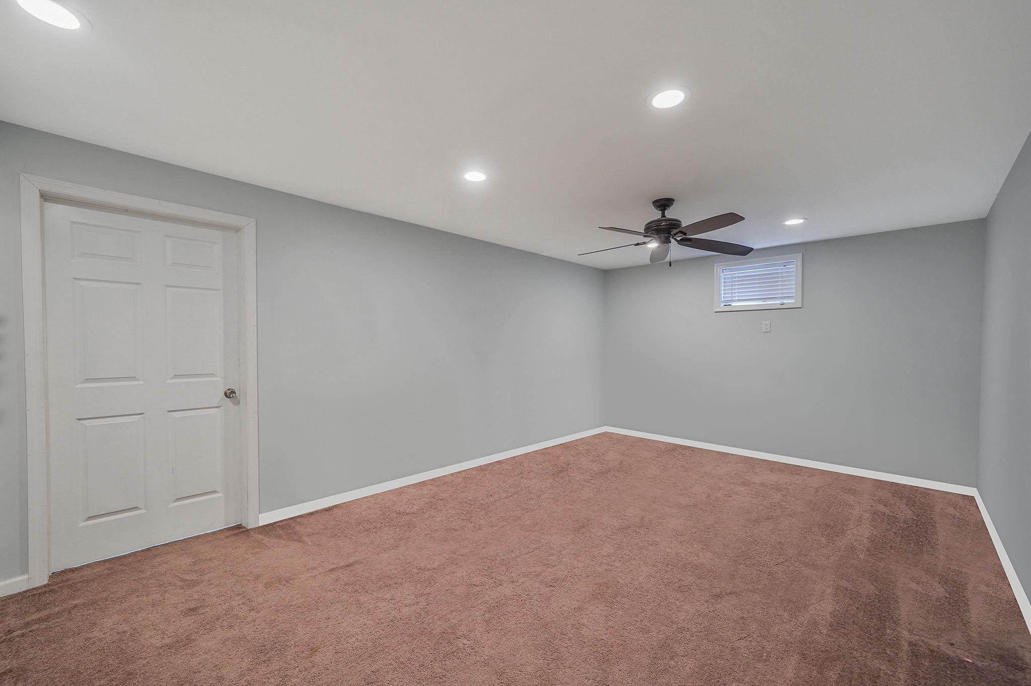 23 Williamsburg Way, Yaphank, New York image 32