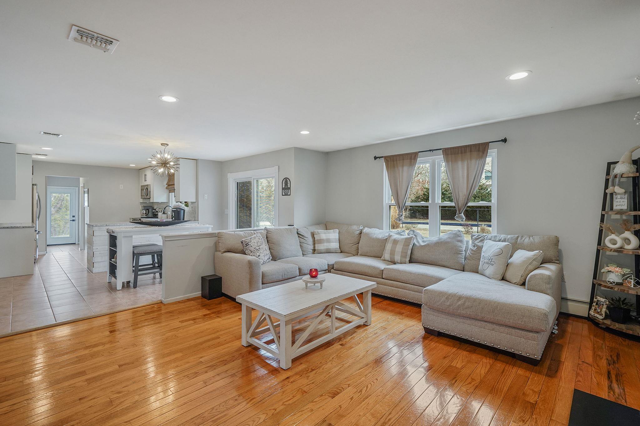 23 Williamsburg Way, Yaphank, New York image 10