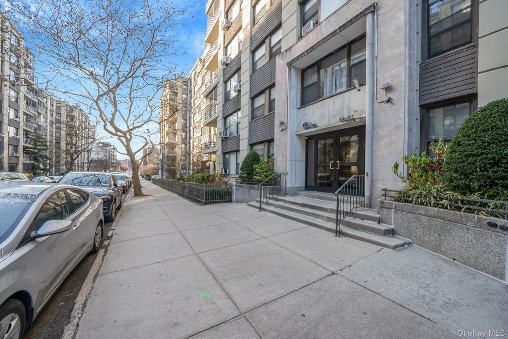 Photo of 98-33 64th Avenue #1D, Rego Park, NY 11374 (MLS # 943693)