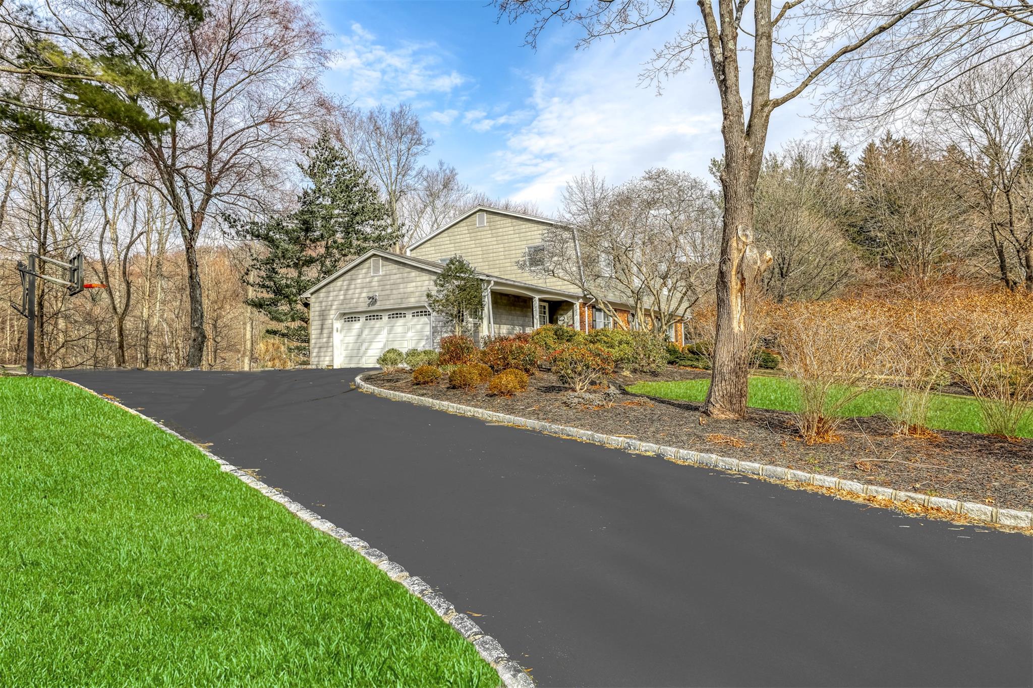 9 Kings Gate Road, Suffern, New York image 2