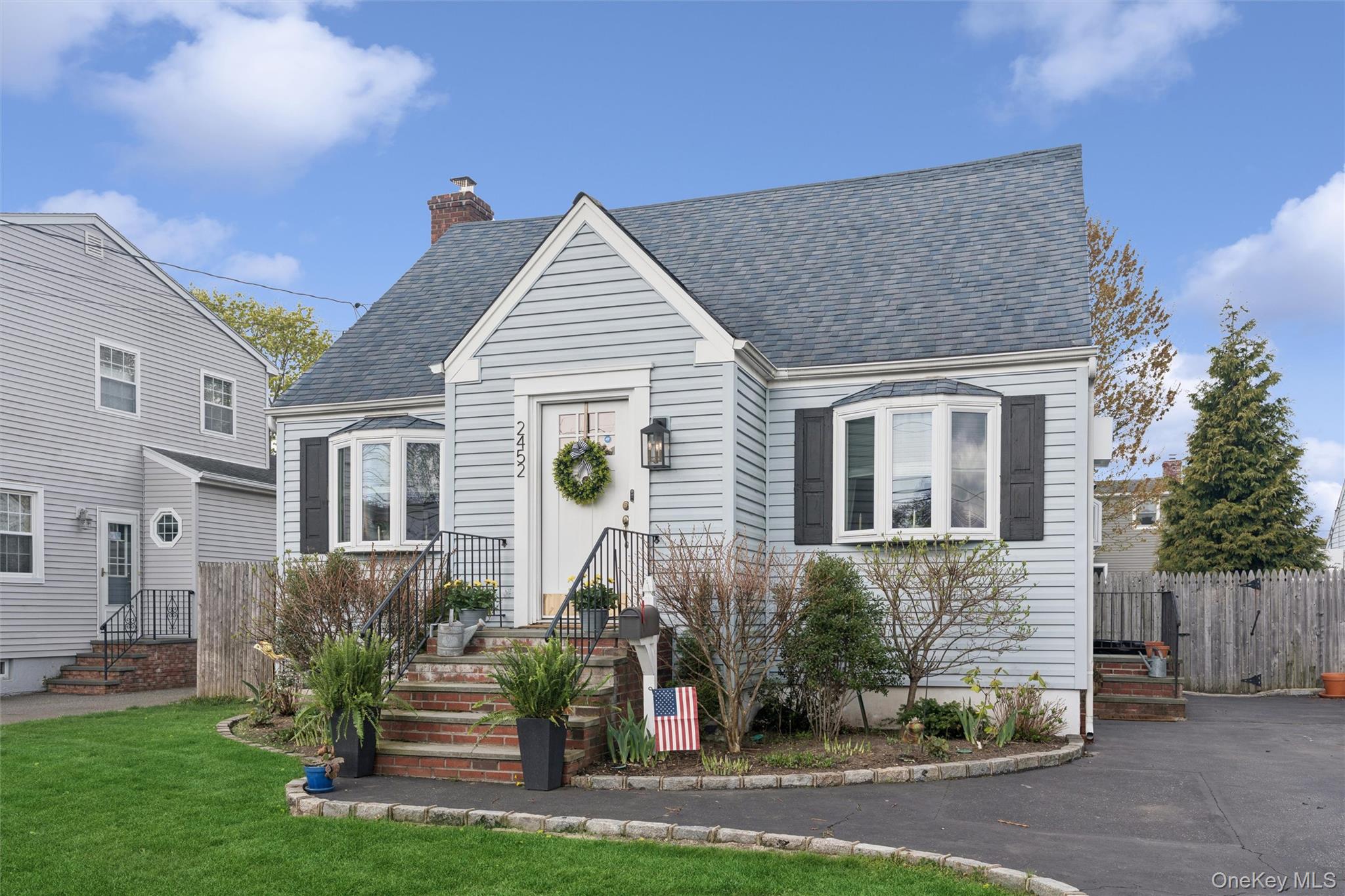 2452 Woodland Avenue