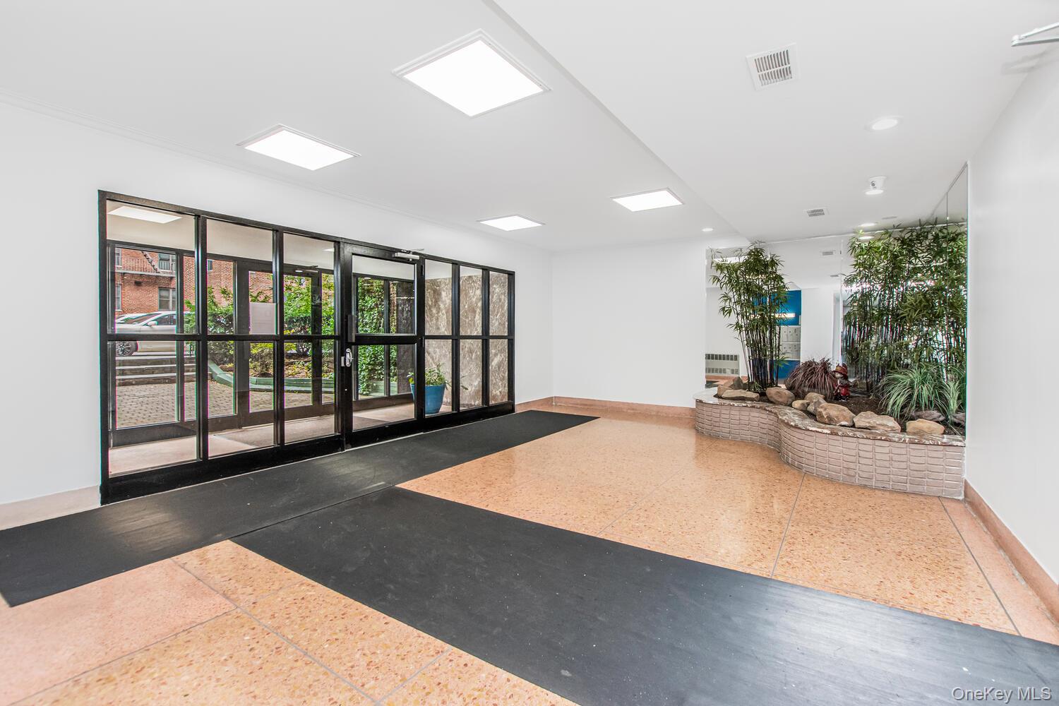 2165 Matthews Avenue Matthews 4B